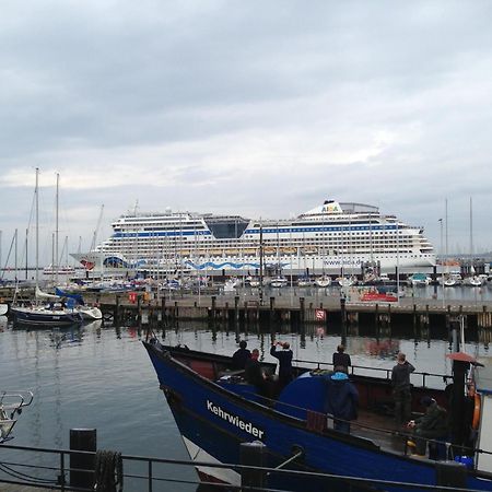Exclusive Fewo In Warnemuende, 150M To The Beach, 2 Bathrooms, 2 Bedrooms, Sauna, Wifi And Much More. Rostock Bagian luar foto