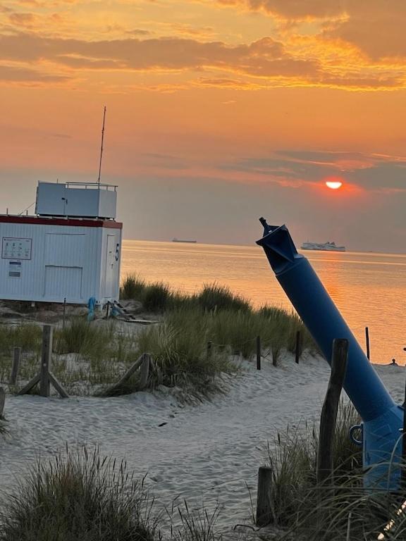 Exclusive Fewo In Warnemuende, 150M To The Beach, 2 Bathrooms, 2 Bedrooms, Sauna, Wifi And Much More. Rostock Bagian luar foto