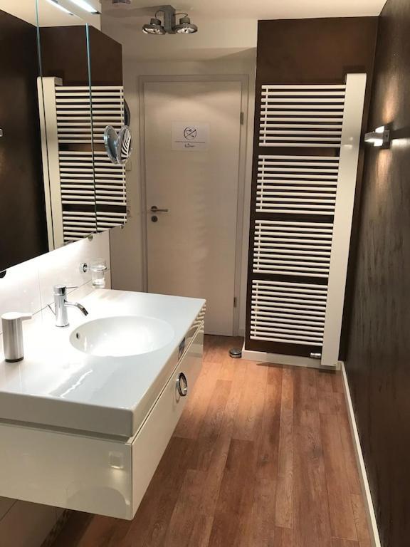 Exclusive Fewo In Warnemuende, 150M To The Beach, 2 Bathrooms, 2 Bedrooms, Sauna, Wifi And Much More. Rostock Bagian luar foto