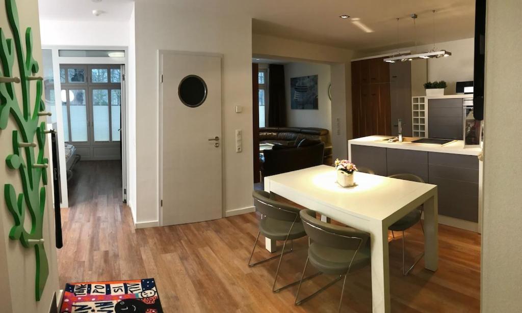 Exclusive Fewo In Warnemuende, 150M To The Beach, 2 Bathrooms, 2 Bedrooms, Sauna, Wifi And Much More. Rostock Bagian luar foto