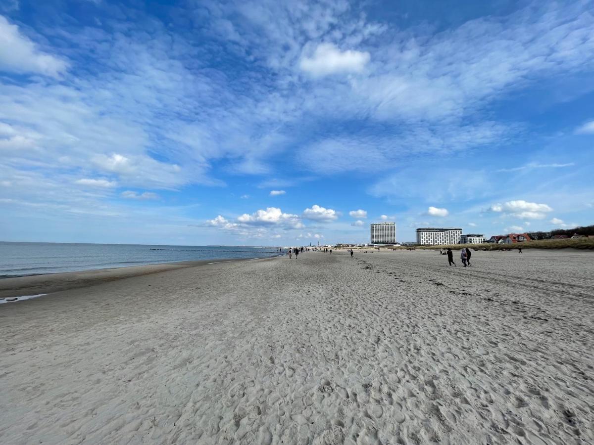 Exclusive Fewo In Warnemuende, 150M To The Beach, 2 Bathrooms, 2 Bedrooms, Sauna, Wifi And Much More. Rostock Bagian luar foto